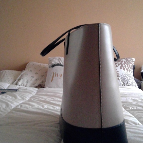 Kate Spade Large Tote Bag - Picture 5 of 7